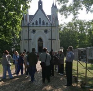 Участники I Международной научно-практической конференции «Берасцейскі летапіс» посетили каплицу-усыпальницу рода Ожешко в аг. Закозель