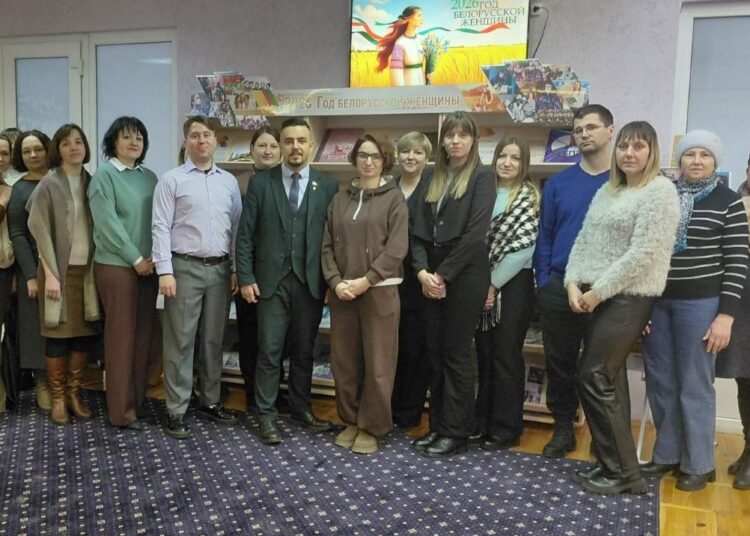 Обзор книжной выставки-панорамы «2026 — Год белорусской женщины»