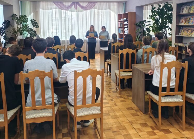 Информационный час «Где проходит черта? Согласие, давление, эксплуатация»