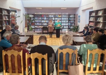 Празднично-развлекательная программа «Только с этого дня начинается в мире весна»