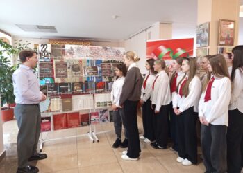 Обзор книжной выставки «Вспомнить всё. Помнить каждого...»