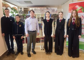 Обзор книжной выставки «Вспомнить всё. Помнить каждого...»