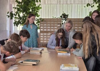 Мероприятия библиотечной недели "Готовы дверь мы распахнуть — перед тобой, читатель верный"