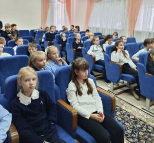 Литературная экскурсия «И расцвёл цветочек аленький»